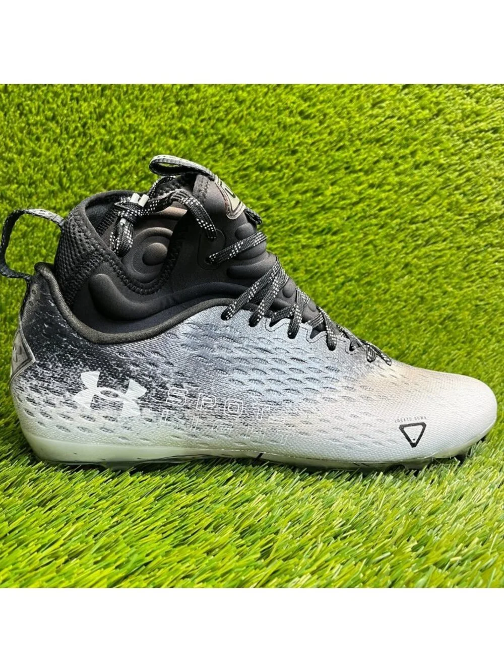Under Armour Spotlight Lux MC 2.0 Mens Size 11.5 Black White Football Cleats
